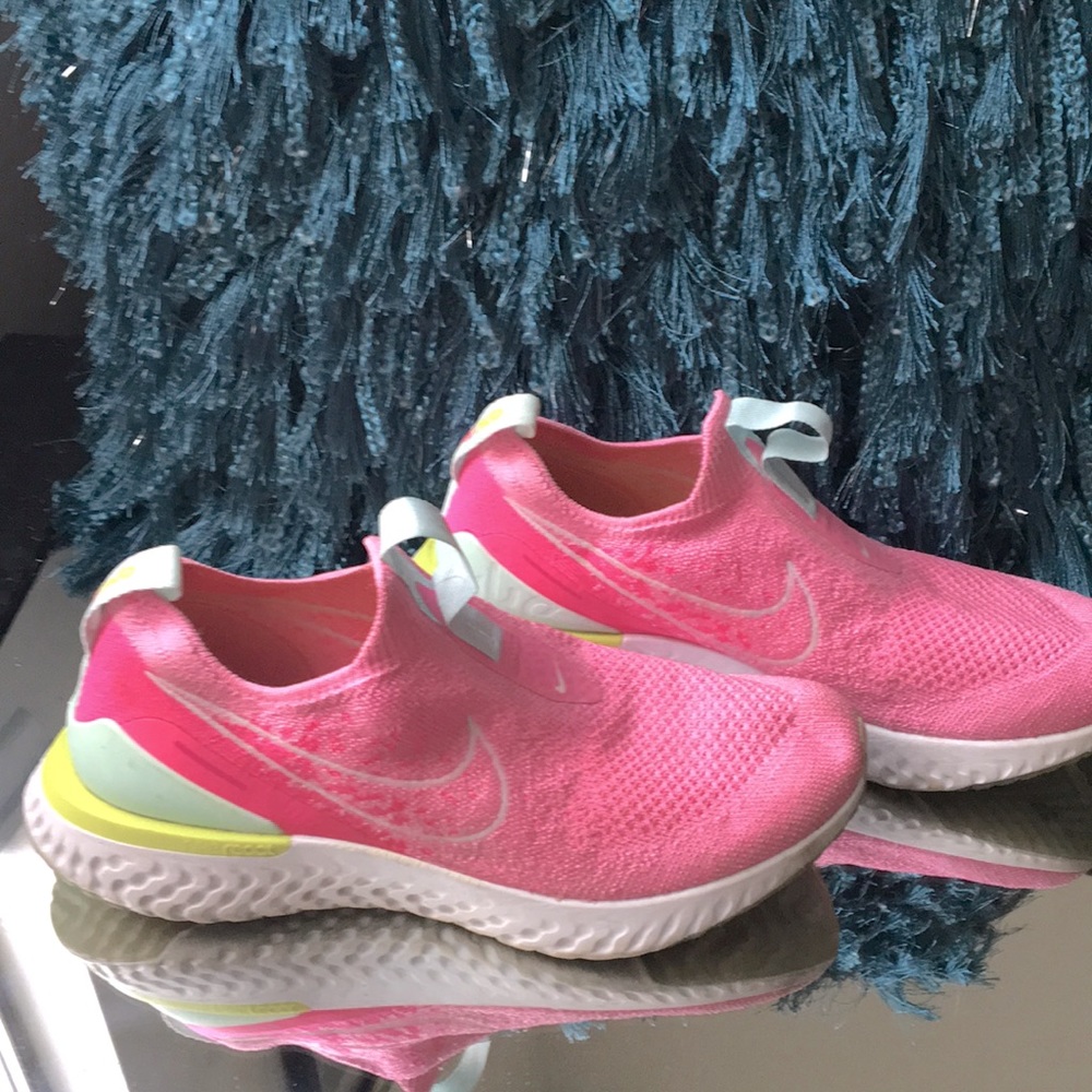 Nike Youth size 6Y